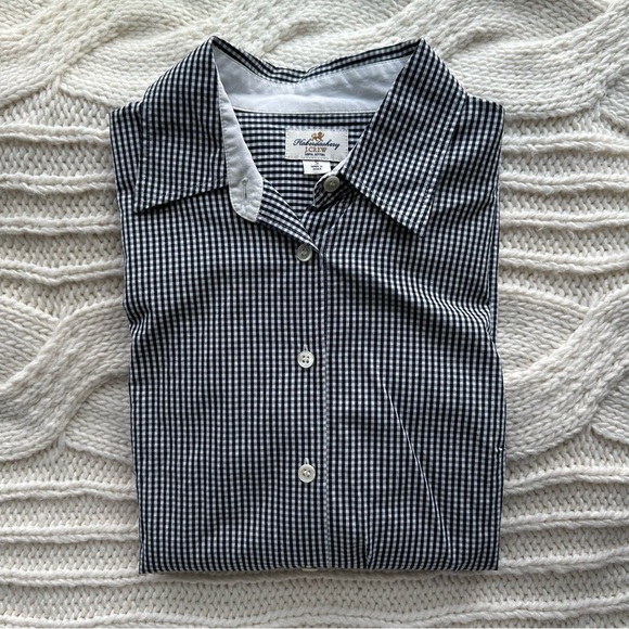 J. Crew Tops - ❗️FINAL PRICE❗️ J. Crew Navy and White Gingham Women’s Button Down